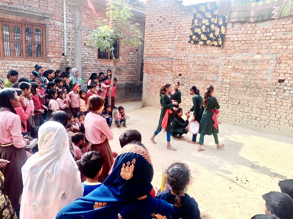 muheem_esp's tweet photo. 🌟 16 Days of Activism: Empowering Girls, Creating Change 🌟

#GenderEquality #Leadership #ChangeMakers #CommunityImpact #SocialChange #EndViolence #GirlsLeadership #EmpowerGirls https://t.co/kwQaVY5Sao