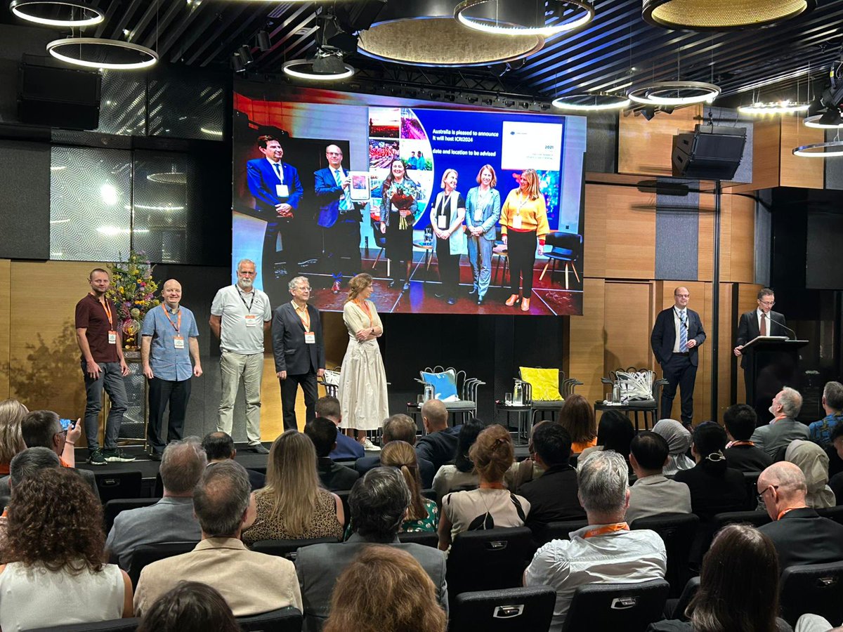 Ondrej Hradil tweet media