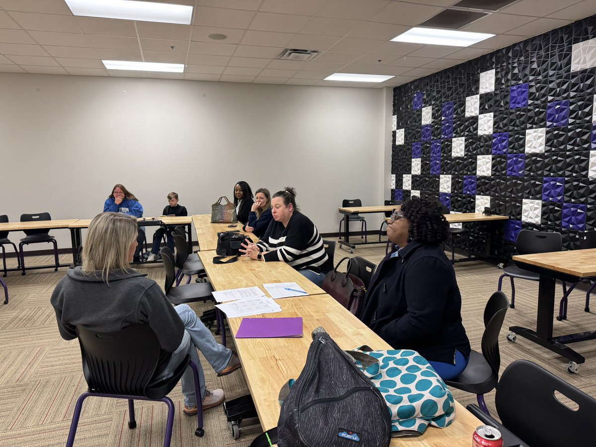 JASArockets's tweet photo. Parent club is meeting and we are so excited to have our parents so willing to help us! We love our JASA parents!! #nextlevel #jasa #jasarockets https://t.co/XclcOYIiv3