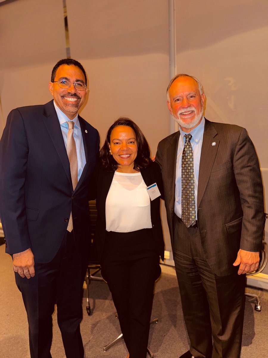 Thanks to all the education and policy leaders who joined the CUNY Graduate Center to discuss access to early college programs in NY. 📚 Special thanks to <a href="/CUNY/">The City University of New York</a>  Chancellor Félix V. Matos Rodríguez &amp; <a href="/SUNY/">SUNY - The State University of New York</a>  Chancellor John B. King, Jr. for their insights! 👏 #Education #NYFuture
