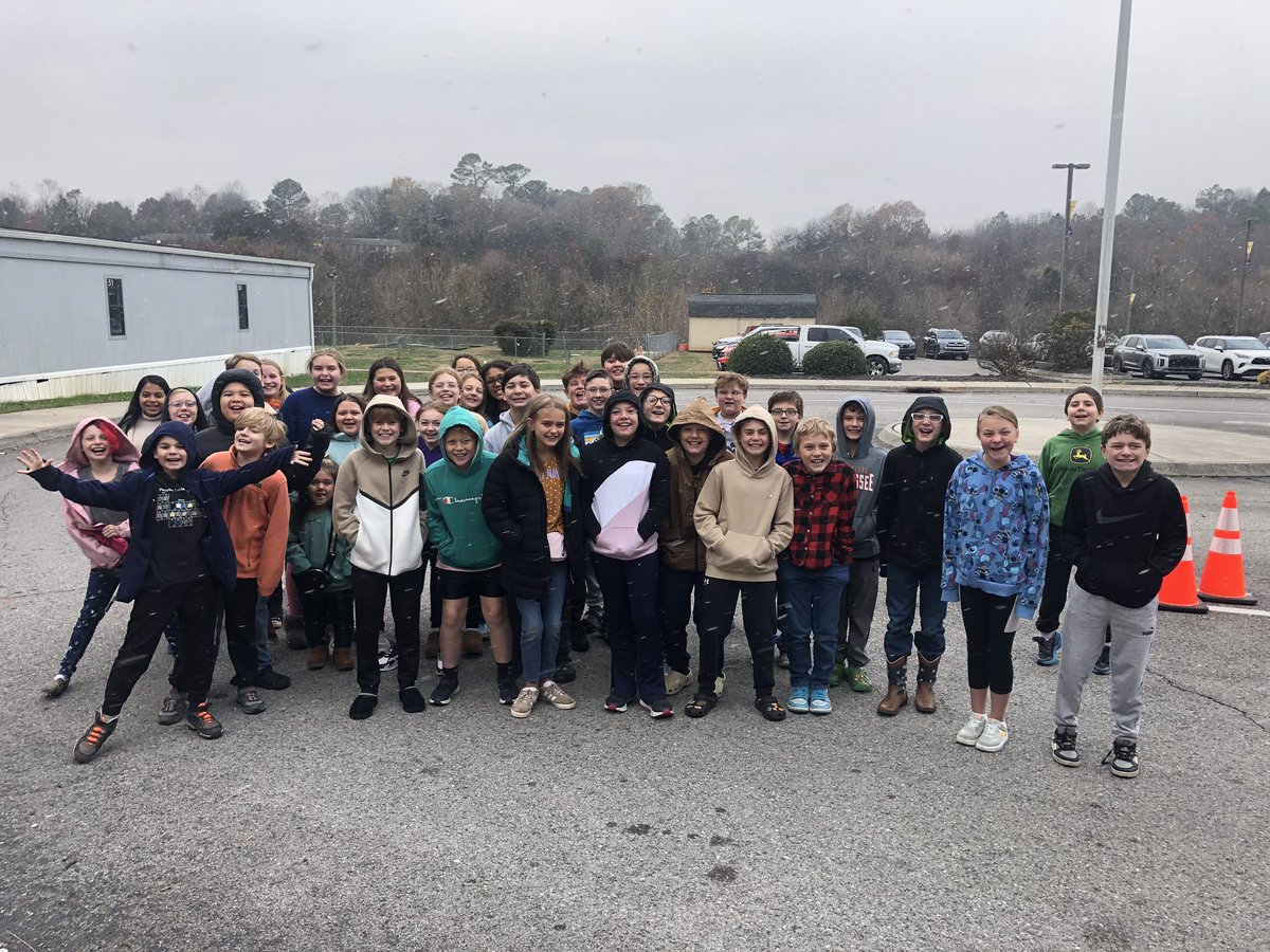 Taking a moment away from fractions to enjoy the beautiful snow! <a href="/PhillyWarriors/">🅿️hilly</a>