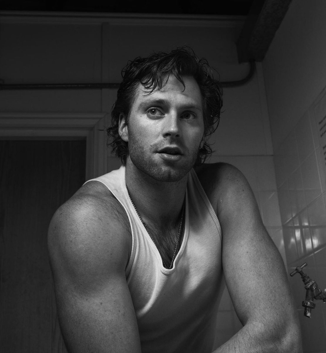 emilyhenryverse's tweet photo. Calahan Skogman reveals that he auditioned for “People We Meet On Vacation”, but not for the role of Alex. He also hopes to be in one of Emily Henry’s adaptations:

“I would kill to be in one of her films. It would be a great honor to be one of her romantic leads.” https://t.co/cDYvMcklea