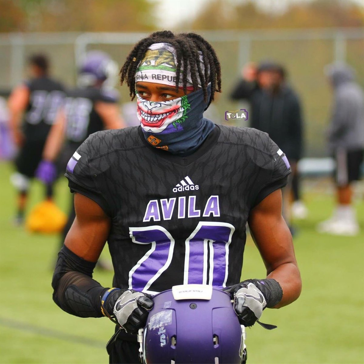 After a great conversation with <a href="/TheCoachCoty/">D.Coty</a> I am blessed to receive a scholarship from <a href="/AvilaFootball/">Avila University Football</a> <a href="/CoachDA82/">Derrick Alexander</a> <a href="/LEADPrepAcad/">LEAD Prep Academy Kings</a> <a href="/35Lewis53/">Coach Lewis</a> <a href="/LegacyLouAdams/">Louis Adams</a> <a href="/FigurskiAD/">Eric Figurski</a> <a href="/DenardX/">Denard Robinson</a>