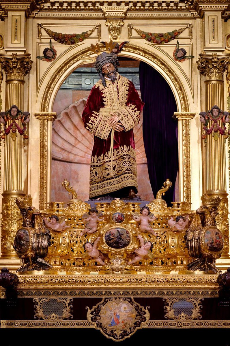 El Señor <a href="/HdadGranPoder/">Hermandad Gran Poder</a> en el paso con la túnica persa para la procesión del <a href="/congresoihpp/">II Congreso Int. de Hermandades y Piedad Popular</a>