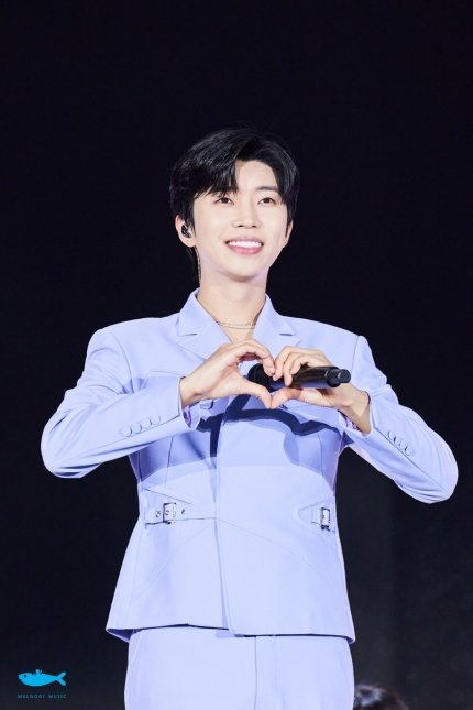 임영웅 팬클럽 '영웅시대 제주', 겨울맞이 김장김치 기탁..선한 영향력 (출처 : 네이버 스포츠) naver.me/x4F1DTBo
#임영웅 
#limyoungwoong
#임영웅_온기
#임영웅공연_리사이틀
#임영웅_넘사벽아티스트
출처:뉴스기사