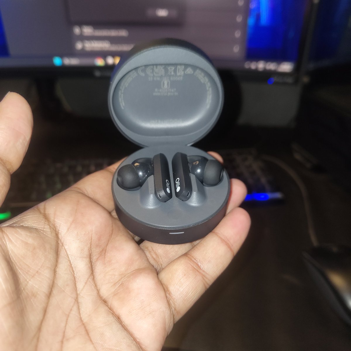 Vicky Chauhan tweet media