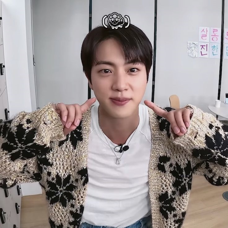connvfx's tweet photo. — cosas que te harán enamorarte completamente de seokjin; a thread ღ https://t.co/1ispNzsvHg