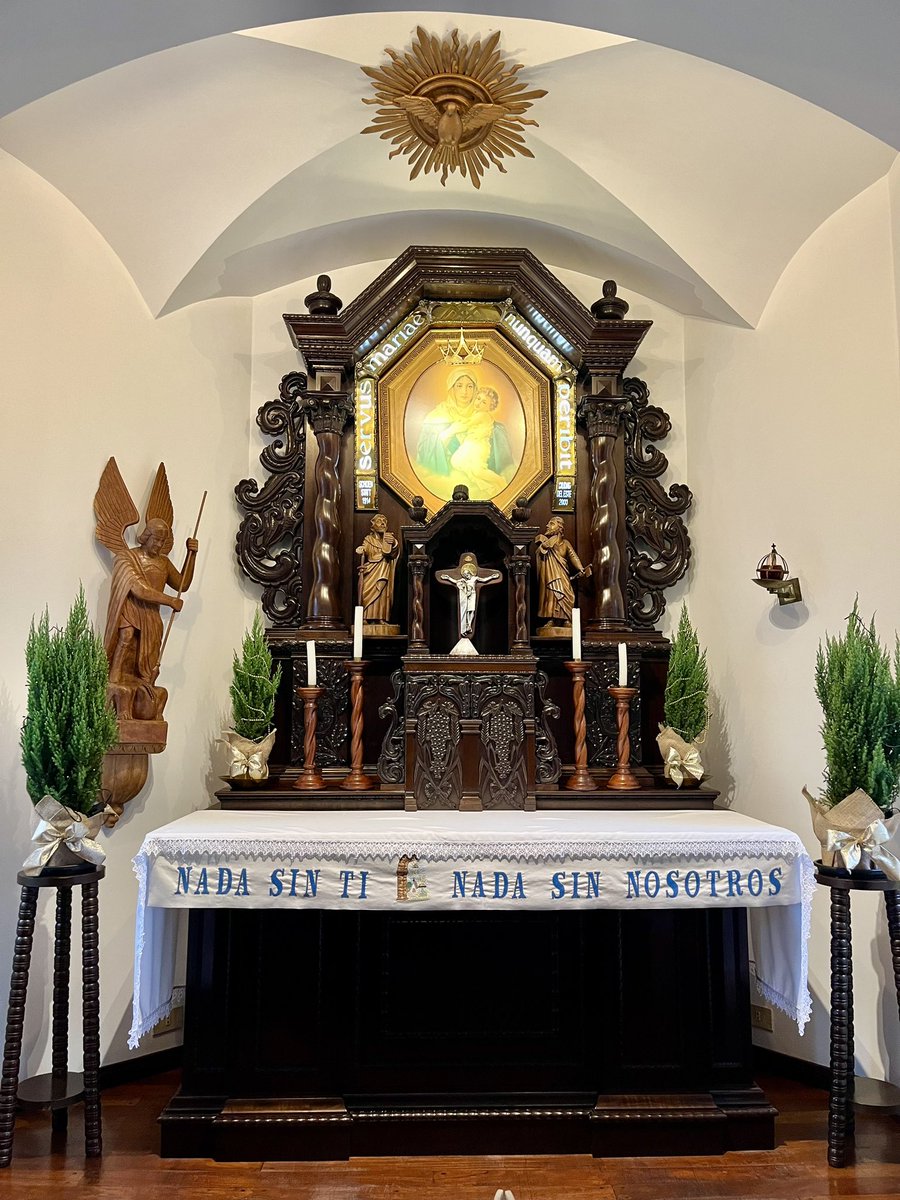Martinarjobdp's tweet photo. La Santísima Virgen es tres veces Admirable como Madre de Dios, Madre del Redentor y Madre de los redimidos. Es admirable por su fe, por su esperanza y por su caridad
María eligió el lugar de #Schoenstatt para actuar desde allí con su misión especial de Madre, Reina y Educadora https://t.co/en0OhPVjQq