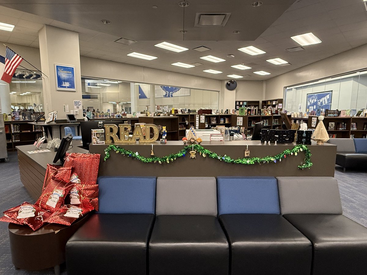 It’s beginning to look a little festive in the library!!