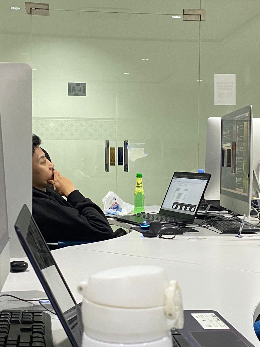 zxvnknown's tweet photo. Tidur digilib enak cok ternyata hahaha https://t.co/ThoFvxkxDX
