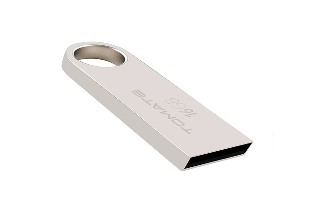 luisdoop's tweet photo. A Mércia tinha que jogar na megasena, porque ela acertou direitinho o modelo do pendrive https://t.co/yTkJUV9PgD