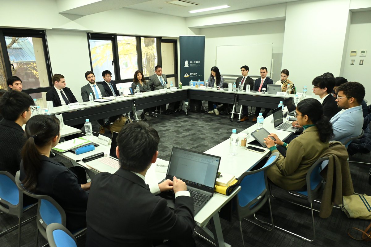 井形彬(Akira Igata) (@akiraigata) on Twitter photo Dec.3 ESRP at <a href="/UTokyo_Rcast/">東京大学先端科学技術研究センター</a> has hosted a Young Leaders Workshop with the visiting NATO PDD <a href="/PietroDeMatteis/">Pietro DE MATTEIS</a>. There were a lot of direct, fundamental questions that galvanized the discussions. It's always reassuring to see young Japanese researchers making good points in English. Dec.3 ESRP at <a href="/UTokyo_Rcast/">東京大学先端科学技術研究センター</a> has hosted a Young Leaders Workshop with the visiting NATO PDD <a href="/PietroDeMatteis/">Pietro DE MATTEIS</a>. There were a lot of direct, fundamental questions that galvanized the discussions. It's always reassuring to see young Japanese researchers making good points in English.