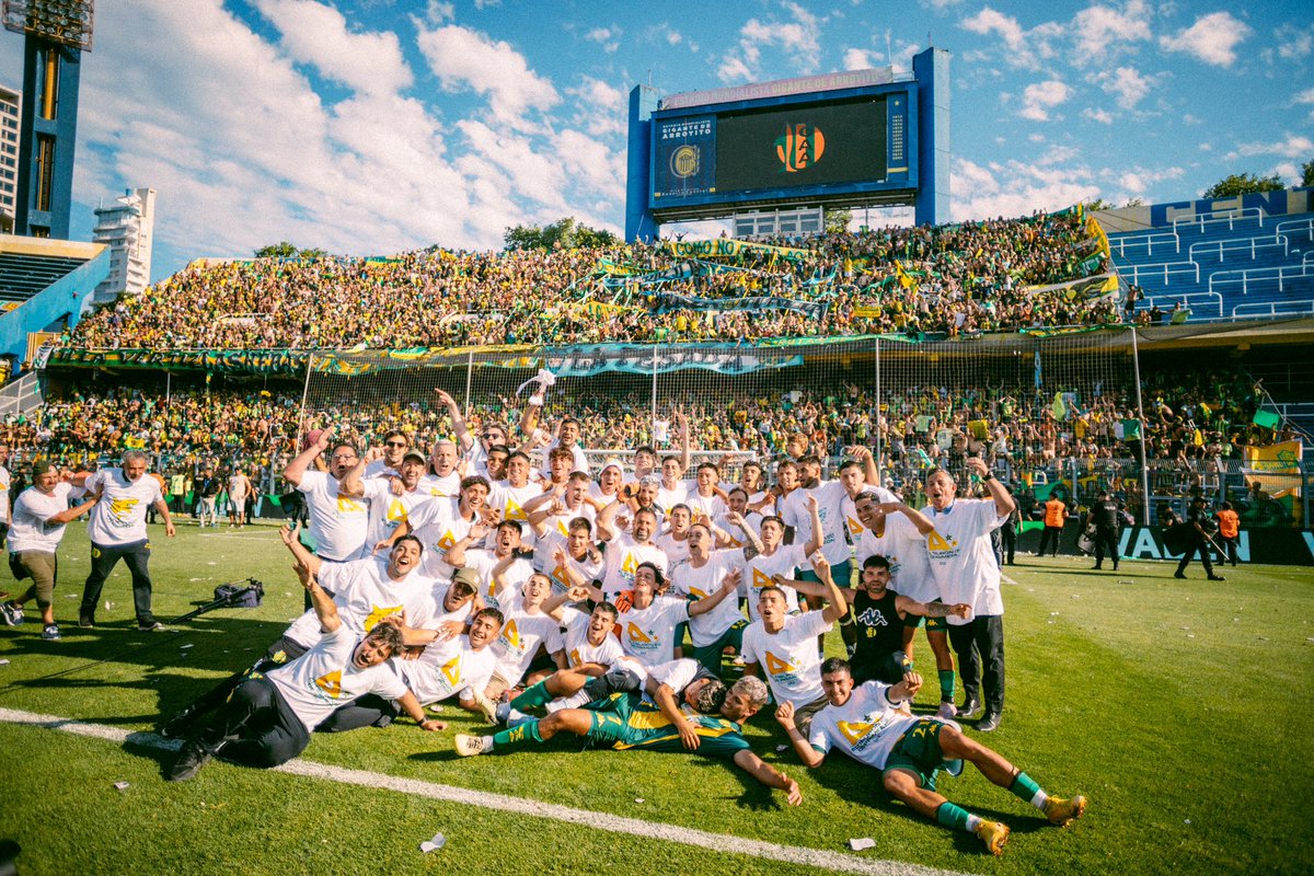 1 mes de esta locura 🦈🏆💚