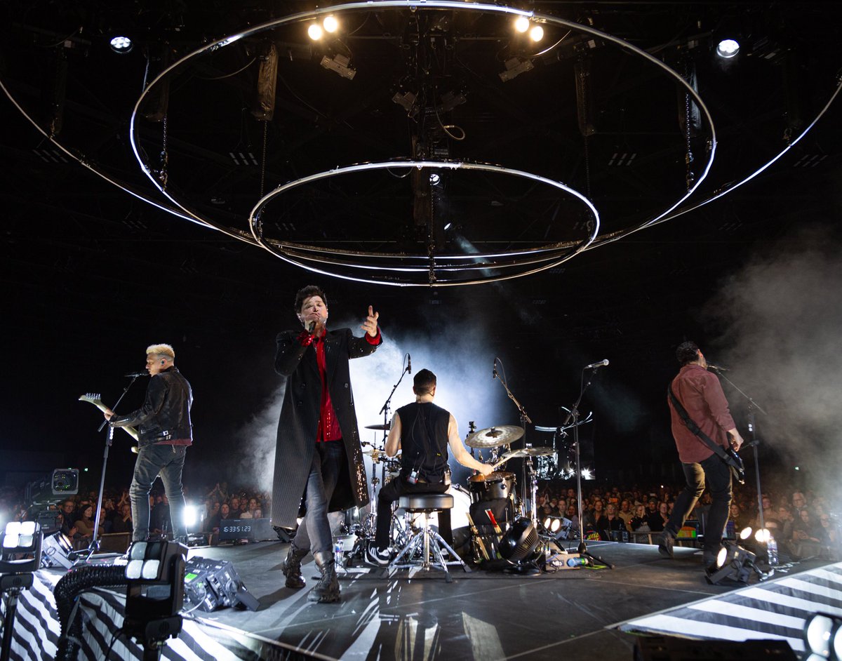 glenofthepower's tweet image. Amazing night @meh_dus Electric Halle Düsseldorf 🔥 Our biggest here so far! 🥁 #thescript #thescriptfamily 📸 @melvynconnell