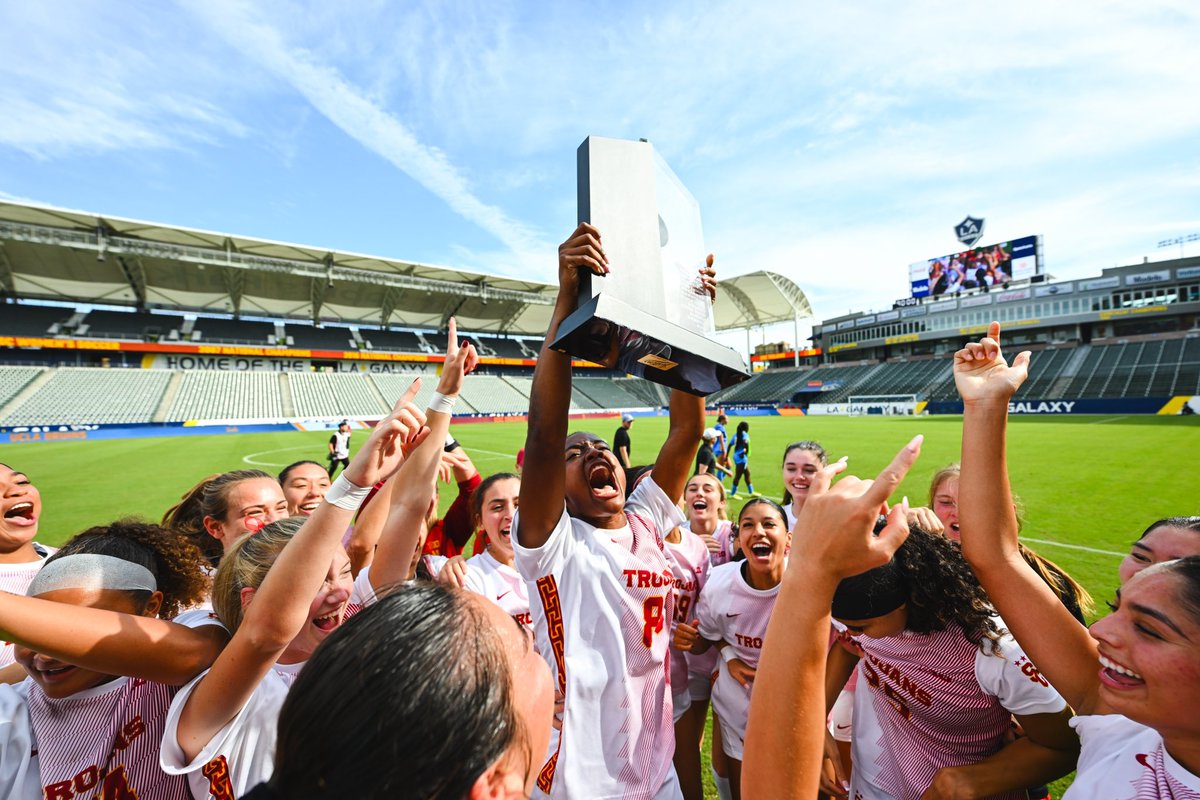 houseof_victory's tweet photo. Congrats to @USC_WSoccer on a truly HERstoric season ⚽️ Can’t wait for the next chapter! ✌️

#FightOn | #HouseofVictory #NIL https://t.co/EEukautQY3
