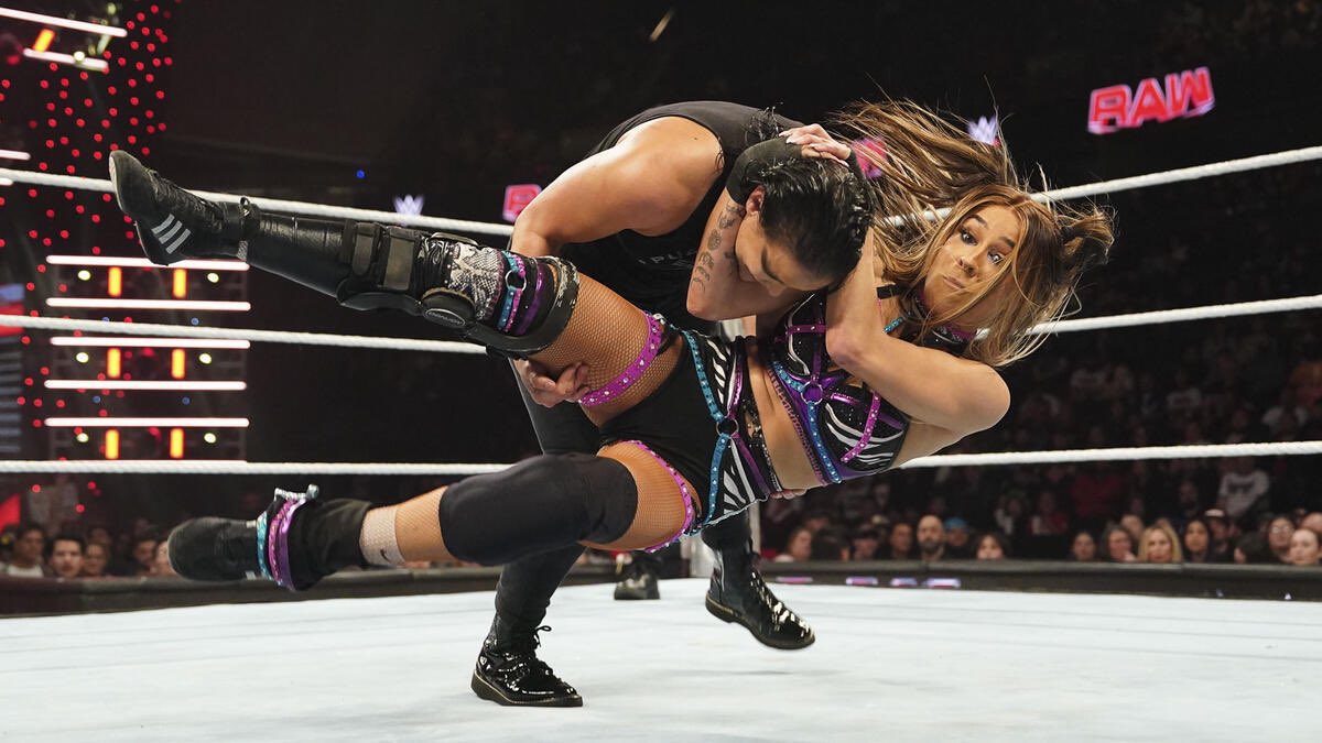 ItsFatalToStare's tweet image. There has been so many set back of the last year, but now it’s time to pull the trigger and get what I’ve been longing for. The setbacks are hard, but the comebacks are always better. In the past I’ve fallen hard, now I’m going to rise like a phoenix from ashes and make history.