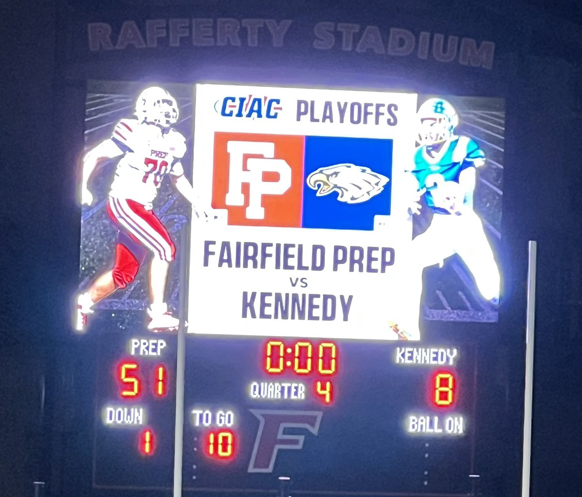 Prep_Football's tweet photo. That's a wrap at the Raff. Final
#cthsfb https://t.co/JC2p1PhGf4