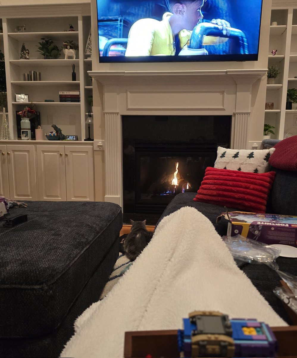 idk what my bf and I are gonna tell the boys when it's no longer cold outside and it's too hot to have a fire.. they are OBSESSED!