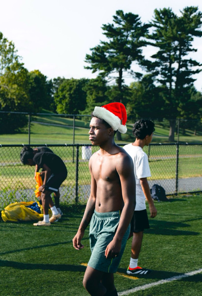 logan2slick4u's tweet image. Now it’s ok to put your trees up