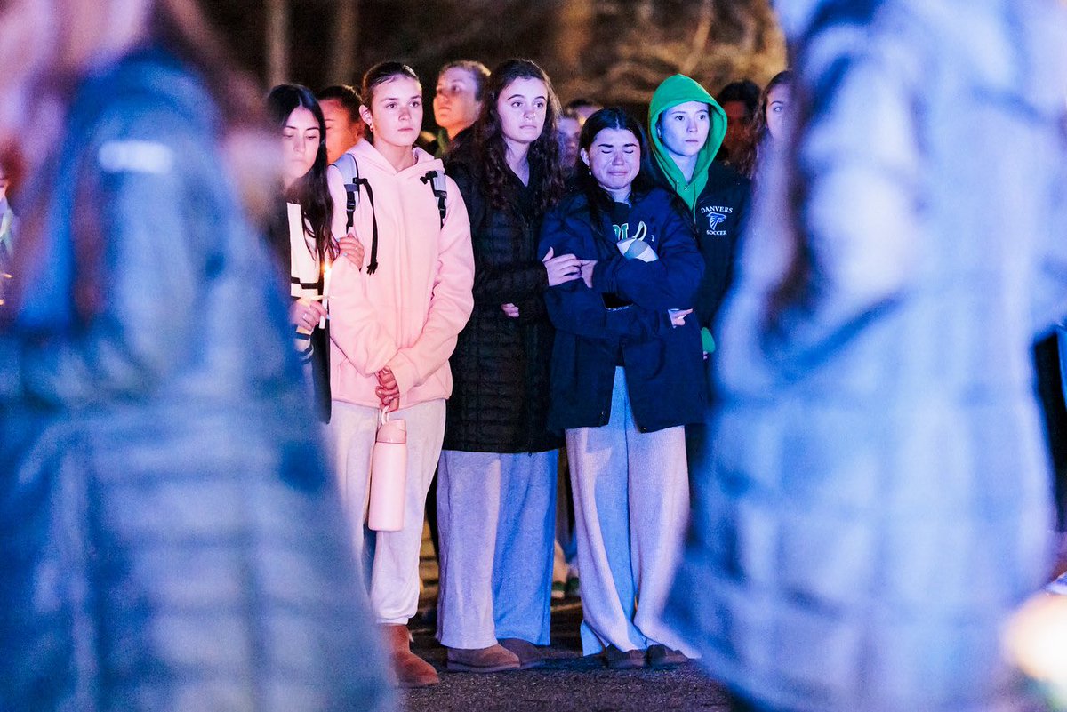 EndicottCollege's tweet photo. 💙 You are forever our bright light, J. Cole 💚 https://t.co/nCCyxQ7Vt8