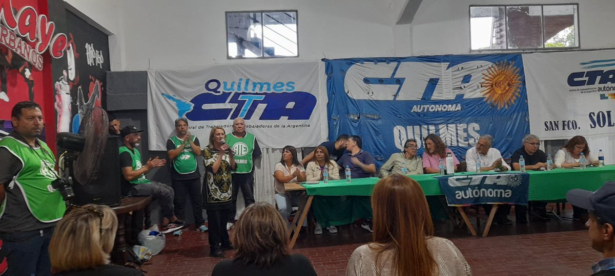 QSuteba's tweet photo. Participamos del Plenario de la Militancia en el marco de la UNIDAD DE LAS CTA A-T para enfrentar el ajuste y las políticas de hambre del Gobierno Nacional.
🟦AGRUPACIÓN AZUL Y BLANCA DE SUTEBA 🟦 https://t.co/dtphbHul8r