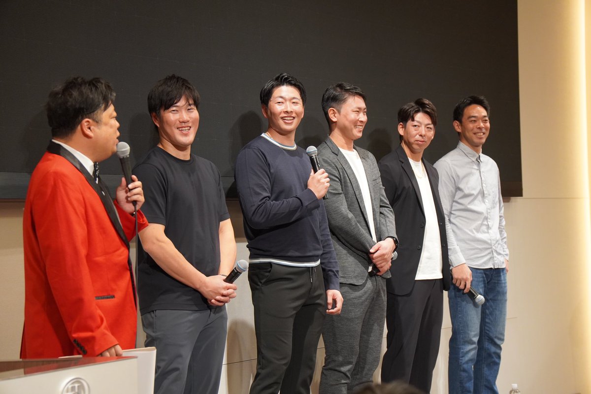 SFIDA_2015's tweet photo. Carp HEROES🌟

今年初めての開催となった「Carp HEROES」は、皆様の熱い気持ちのお陰で、大盛況で終えることができました🔥

来年も楽しいイベントを企画して参ります☺︎
来シーズンも選手の皆様の応援を宜しくお願いいたします❗️

#CprpHEROES #広島カープ #Carp https://t.co/RhIWVtT01v
