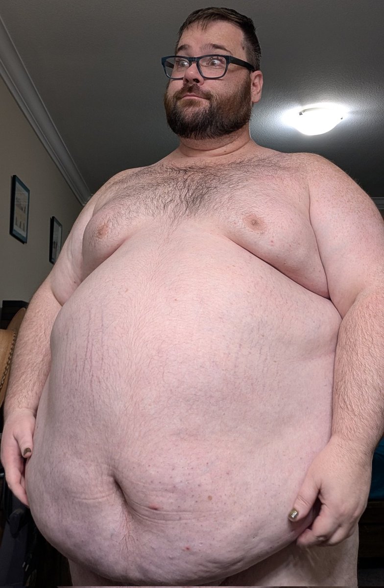 hippo_tutu's tweet photo. So, uh... My last post got a little attention and I'm shooketh.. so, uh, hi? #tummytuesday #chub4chaser https://t.co/mZrzkkmDVl