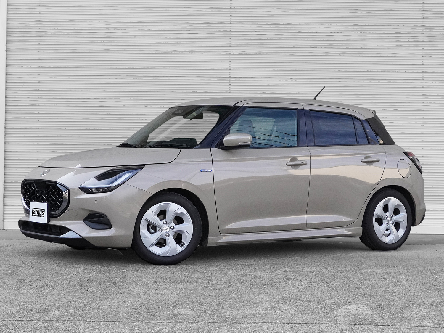 ベージュ グレーの車のインテリア ルーフ ドーム ランプ、スズキ
