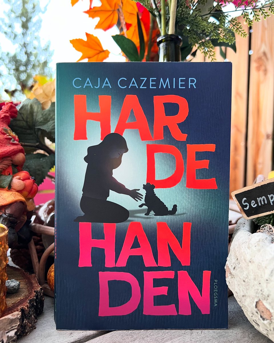 ‘Een verhaal dat je bij de keel grijpt. Indrukwekkend, toegankelijk, mooie aanleiding om
een gesprek over huiselijk geweld te voeren in de bovenbouw,’ aldus onze <a href="/NaomiTekst/">Naomi Smits</a> 📚💪<a href="/uitgPloegsma/">Uitgeverij Ploegsma</a>