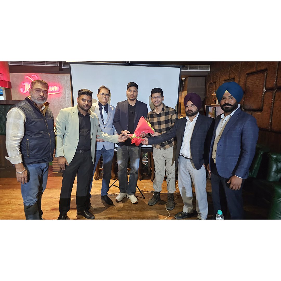 untrade_io's tweet image. CMO Rahul Bhatia leading the sales meet in Patiala, where investors from all over India gathered with unmatched excitement for UnTrade! ✨📈

#SalesMeet #UnTrade #Punjab #Switch2UnTrade