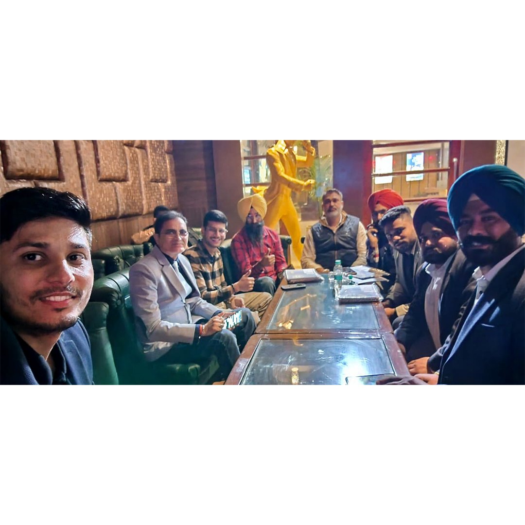 untrade_io's tweet image. CMO Rahul Bhatia leading the sales meet in Patiala, where investors from all over India gathered with unmatched excitement for UnTrade! ✨📈

#SalesMeet #UnTrade #Punjab #Switch2UnTrade