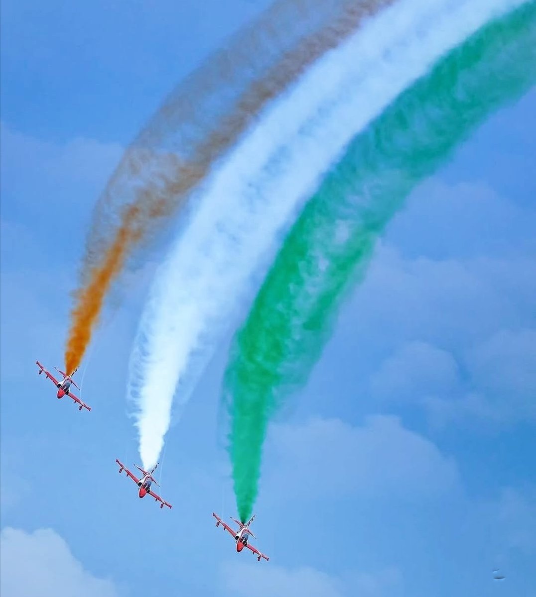 kritya1176's tweet photo. Happy Indian Navy Day to the fearless guardians of our seas, whose dedication, bravery &amp; unwavering commitment protect our nation's sovereignty with unwavering strength &amp; honor.!

भारतीय नौसेना को सलाम
#IndianNavyDay
#Indiannavyday2024
#coveryou #indiannavy https://t.co/s2EMeetAgV