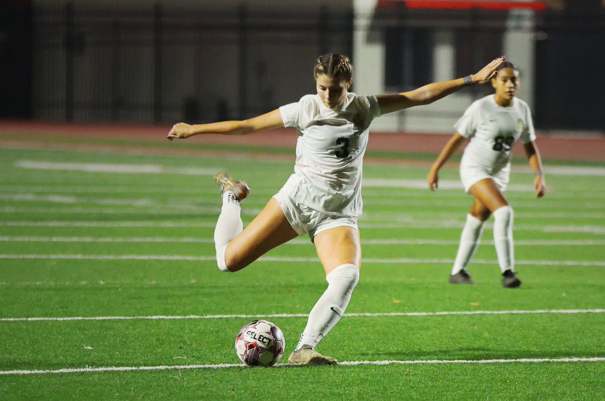 sonoraraiders's tweet photo. FINAL SCORE - Girls Soccer - Sonora 3, Fullerton 1 // 

The Raiders open the season with a victory behind the leadership of Iowa St. commit, Sophie Forrester. 

@fjuhsd @James_Escarcega @SGVNSports @DavidDelgado_OC @SteveFryer @ocvarsityguy https://t.co/NfHQjuhvxs
