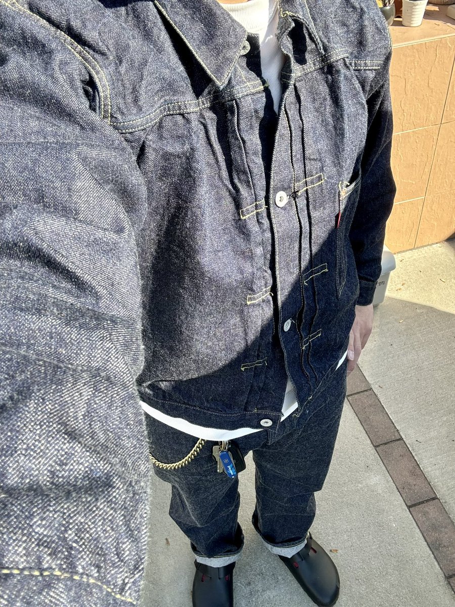 toshi8211_tw's tweet photo. #今日の靴 #着用記録
ビルケンシュトックのボストン👞×リゾルト714👖
代休で子供の保育園送り迎えDAY🧒
脱ぎ履きしやすいボストンは便利😁
リゾルト×フルカウントで大戦セットアップ♪
#BIRKENSTOCK #BOSTON #RESOLUTE #RESOLUTE714 #JEANS #FULLCOUNT #S2107 #大戦モデル #DENIMJACKET #靴 #足元 https://t.co/zGePi1Ckti