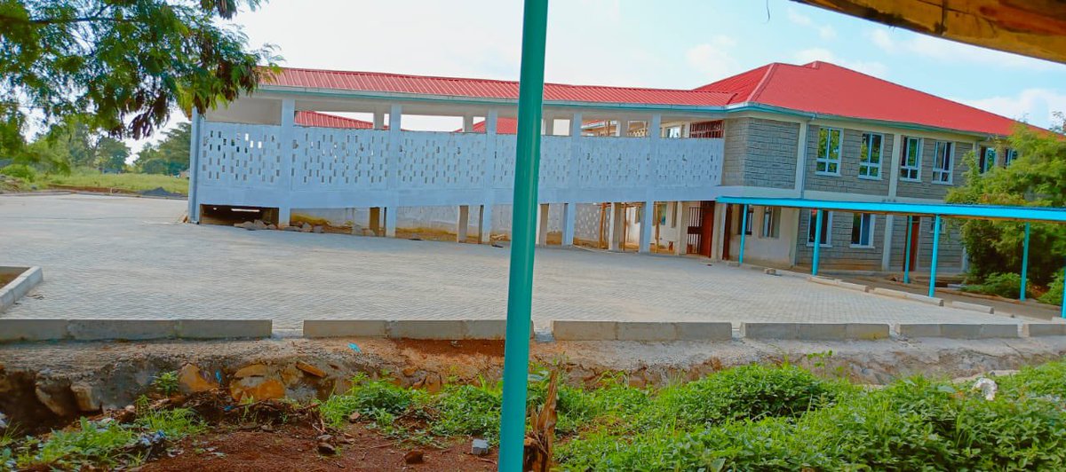 orengo_james's tweet photo. Surgical Theater and ICU Complex at the Siaya County Referral Hospital progress update.
The construction of the complex is progressing on well. The Complex shall have 4 Theater Rooms, a 10-bed capacity ICU, Laboratory, Pharmacy, among other key services. Afya Bora, Maisha Bora. #Nyalore