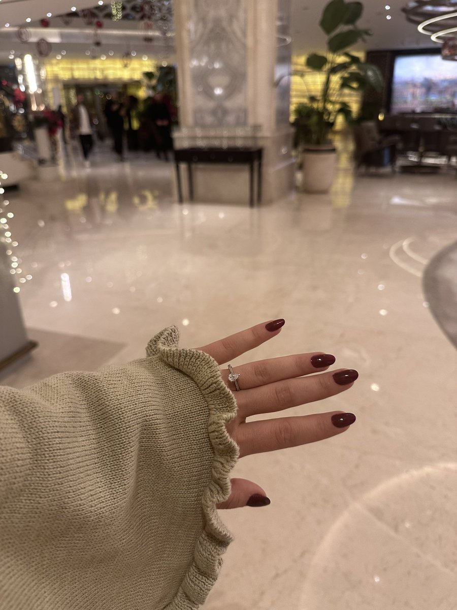 songulkarakus2's tweet photo. I said YESS 🤞🏻🤍🕊️ https://t.co/VFf4P1p5LZ