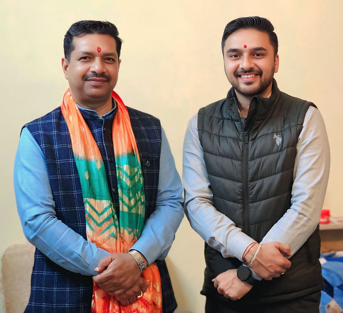 Shivang Agarwal (@shivang4bharat) on Twitter photo सहज एवं सरल व्यक्तित्व, कुशल संगठनकर्ता, कार्यकर्ता शिल्पी, अभिभावक, मार्गदर्शक आदरणीय <a href="/ajaeybjp/">Ajaey Kumar</a> जी भाईसाहब, आपको जन्मदिन की हार्दिक बधाई एवं अनंत कोटि शुभकामनाएं!
पतित पावनी माँ गंगा से आपके उत्तम स्वास्थ्य, सुदीर्घ एवं यशस्वी जीवन की मंगल कामना है। सहज एवं सरल व्यक्तित्व, कुशल संगठनकर्ता, कार्यकर्ता शिल्पी, अभिभावक, मार्गदर्शक आदरणीय <a href="/ajaeybjp/">Ajaey Kumar</a> जी भाईसाहब, आपको जन्मदिन की हार्दिक बधाई एवं अनंत कोटि शुभकामनाएं!
पतित पावनी माँ गंगा से आपके उत्तम स्वास्थ्य, सुदीर्घ एवं यशस्वी जीवन की मंगल कामना है।