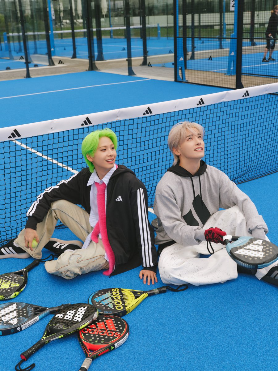 fashionjp's tweet image. ＼#JO1 がモデルを務めるキャンペーンビジュアルが公開❗️／

アディダススポーツウェアレーベルから新コレクション「#ADIDASESSENTIALS（#アディダスエッセンシャルズ）」がローンチ！アンバサダーのJO1がドイツで自由に楽しむ日常の姿にも注目👀🌈

▶️soen.tokyo/fashion/news/j…

@official_jo1