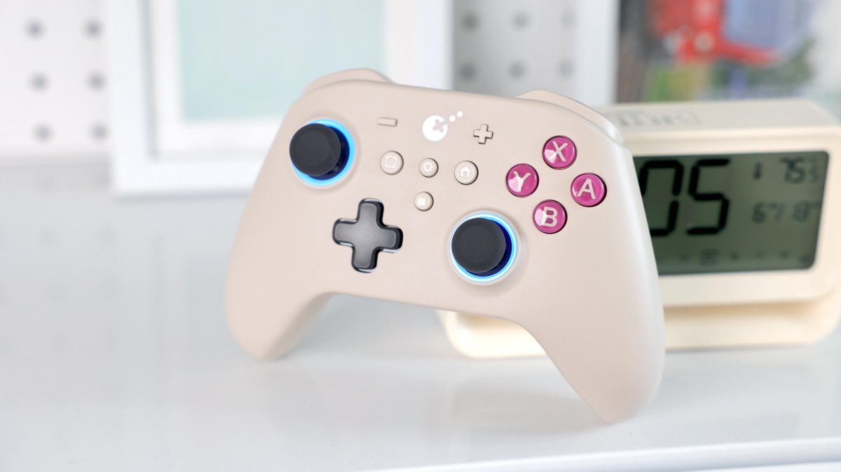 GuliKitDesign's tweet image. Thanks to players for the valueable feedbacks,new firmware V5.1 is shipped for KK3 MAX and KK3 PRO game controllers for better gaming. Don&apos;t forget to get upgraded.gulikit.com/newsinfo/88715…  #GuliKit #newfirmware #gamecontroller