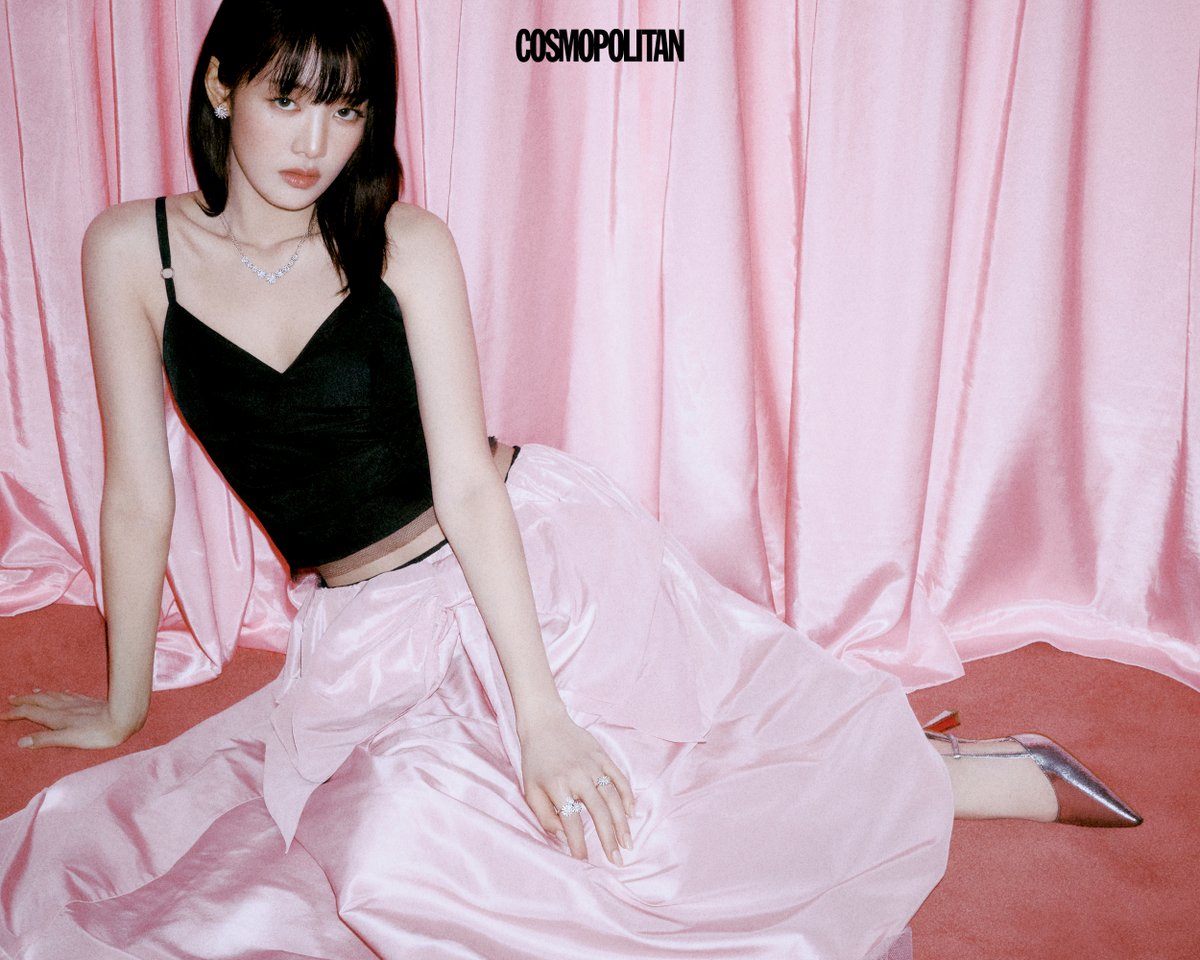 official_i_dle's tweet photo. #MINNIE x #Damiani
@cosmokorea

#여자아이들 #GIDLE
#민니
#Cosmopolitan https://t.co/eYLcXUhKrg