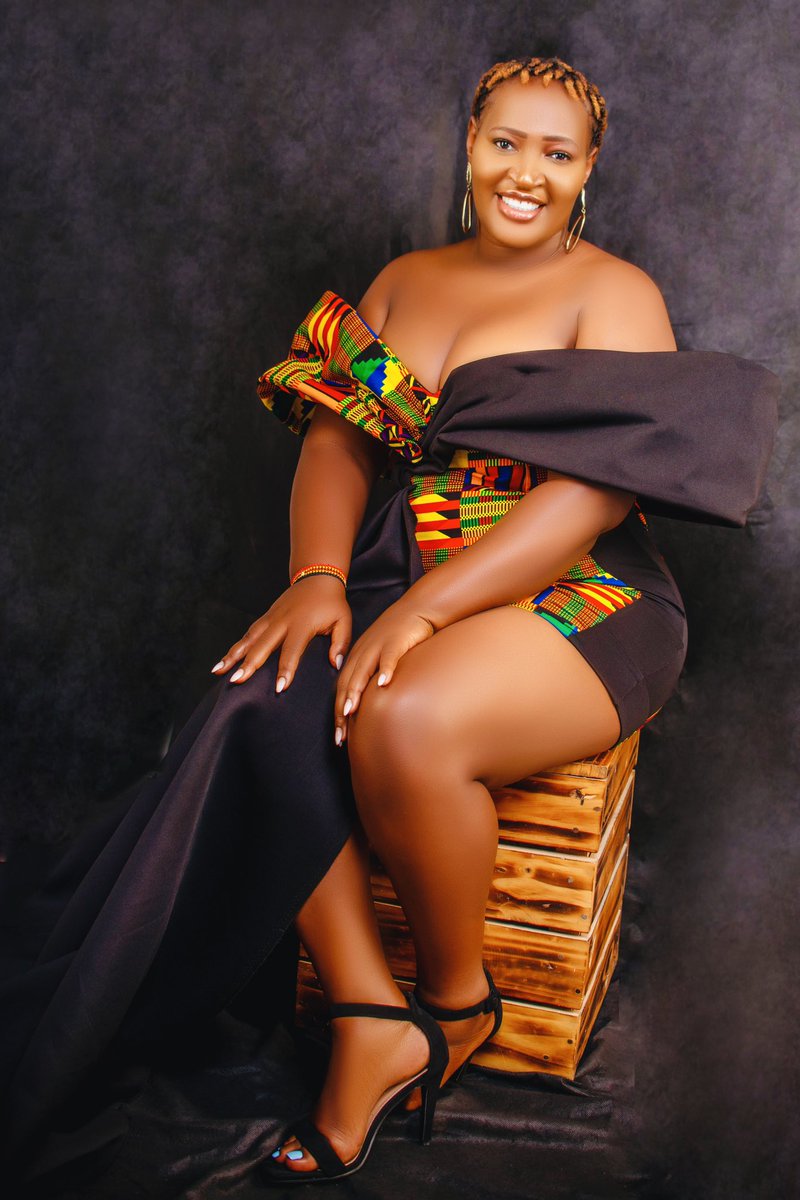 Hey everyone! 

Today, I’m excited to celebrate my birthday! 🎉  I feel incredibly grateful for the experiences that have shaped me and the amazing people who have been part of my life. 
Thank  you to everyone who has been part of my journey so far. Cheers to 32! 🥳💖