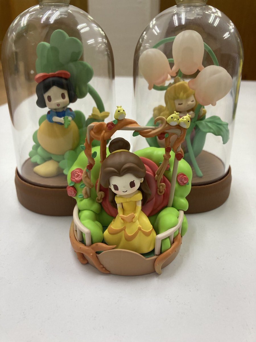 Minminmini04's tweet photo. ขายเท ขายต่อค่ะ น้องตัวละ200฿ ค่าส่ง30ค่ะ เหมา 500รวมส่งค่ะ น้องๆเปิดไฟได้ด้วยนะคะ สวยมาก ตัวของเบลเปิดไฟไม่ได้นะคะ แต่น้องออโรร่า กับสโนวไวท์เปิดไฟได้ค่า ละสวยทาก สภาพไร้ตำหนิค่ะ สวยมาก https://t.co/1V6Ghe27A5