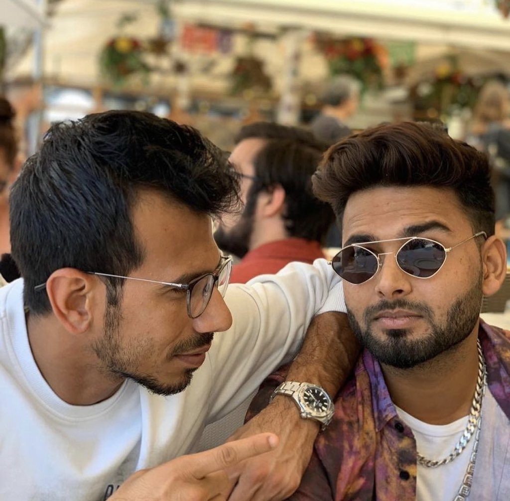 Aise na mujhe tum dekho 👀😂