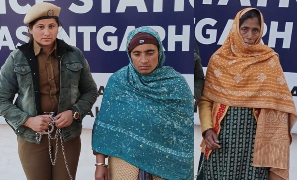 KashmirViews9's tweet image. In #Udhampur’s #Basantgarh, J&amp;amp;K Police detained 2 women #OGWs under PSA for aiding highly trained #terrorists in forested areas. The operation follows intelligence inputs linking them to providing logistical support to #Pakistani infiltrators. 
@MajorPoonia @majorgauravarya