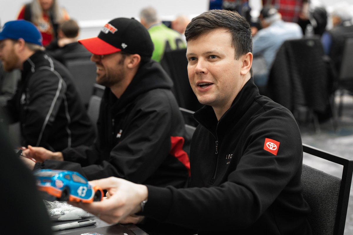 Erik_Jones's tweet photo. For the kids. Thanks to everyone who came to see me at the Stocks for Tots event tonight. https://t.co/vvk9sGz4em