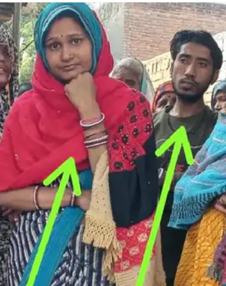 मां के देवर से अवैध सम्बन्ध थे
8 साल के रौनक ने मां यशोदा और चाचा भानू को आपत्तिजनक स्थिति में देख लिया..
चाचा ने कहा अब क्या करना है??
मां ने जवाब दिया पूछने की क्या बात है ? मार डालो , नही तो सबको बता देगा...
इसके बाद चाचा ने कपड़े धोने वाली मुगरी से 8 साल के मासूम के सर पर