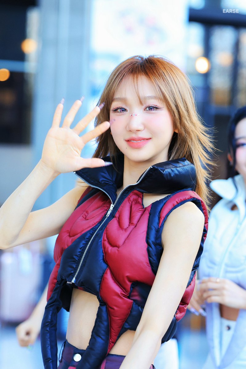 erase426's tweet photo. 241204

#엠마 #EMMA #배드빌런 #BADVILLAIN
#숨 #ZOOM https://t.co/HtyXlsomAh
