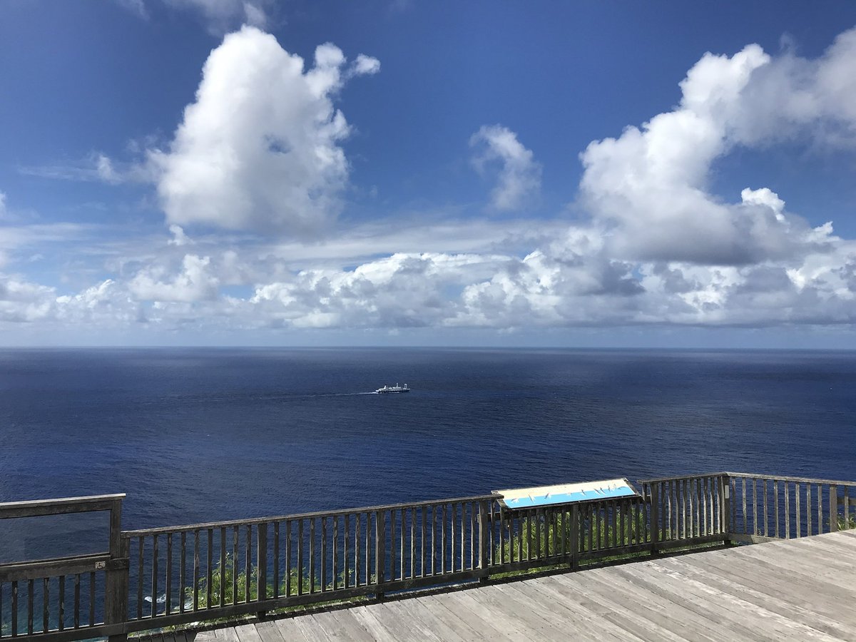 ogasawrakaiun's tweet photo. 来年5月はプチ移住🎵
規格外のスーパーロングステ���✨

途中で帰宅チャンスはございますが、もちろん帰しま船（せん）‼️

『プチ移住で島民になろう。小笠原27泊28日の旅』
https://t.co/vTILY9D8S5

詳細発表は来月ですが、まずは『28日間』の確保を検討頂くべく『やります』のお知らせとなります📢🙋‍♀️ https://t.co/dJltcViWO8