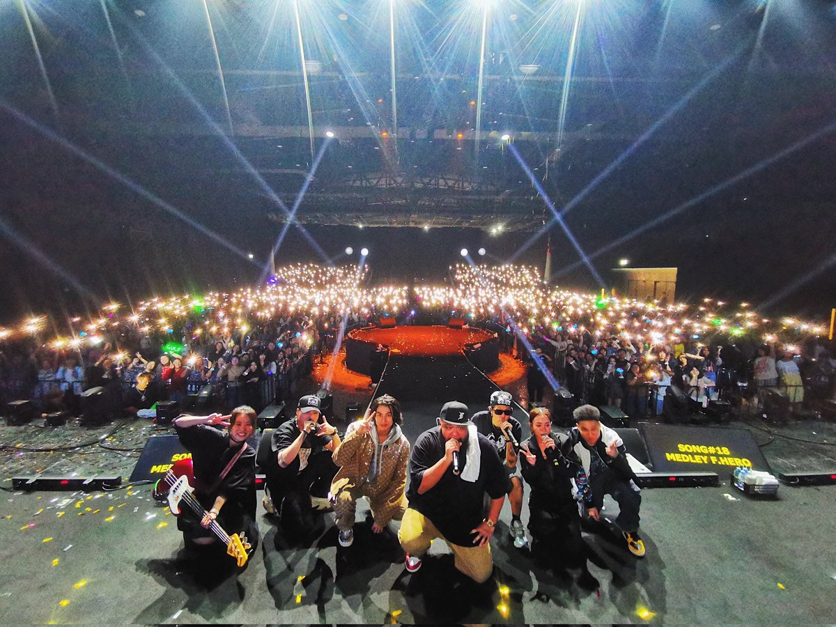 FHERO4REAL's tweet photo. สิ่งหนึ่งที่พี่บอกมึงเสมอ คืออย่าให้ใครมาบอกว่ามึงทำอะไรไม่ได้ โดยเฉพาะใจของมึงเอง ความมืดทั้งโลกไม่อาจดับเทียนไขได้ฉันใด ตราบเท่าที่ใจเรายังมีแสงสว่างด้วยไฟแห่งความเชื่อ คำพูดใครก็ไม่สามารถมาหยุดเราได้ฉันนั้น

วันนี้มึงเดินมาไกลแล้ว เก่งขึ้นเยอะมาก น้ำหนักที่มึงแบกมามันก็นับคณาเหมือนชื่อมึง แต่วุฒิหรือความสามารถที่มากเหมิอนชื่อก็ยังแบกมันมาถึงจุดนี้ได้สำเร็จ

ทางข้างหน้ายังอีกไกล มึงยังมีพี่อีกคนที่จะบอกว่ามึงทำได้เสมอ

สุขสันต์วันเกิดน้องชาย @gulfkanawut ผู้ใช้วุฒิแบกหน้าที่นับคณา

ลุยมันต่อ แค่นั้นเอง มันไม่เคยมีอะไรง่ายสำหรับคนแบบเราอยู่แล้ว