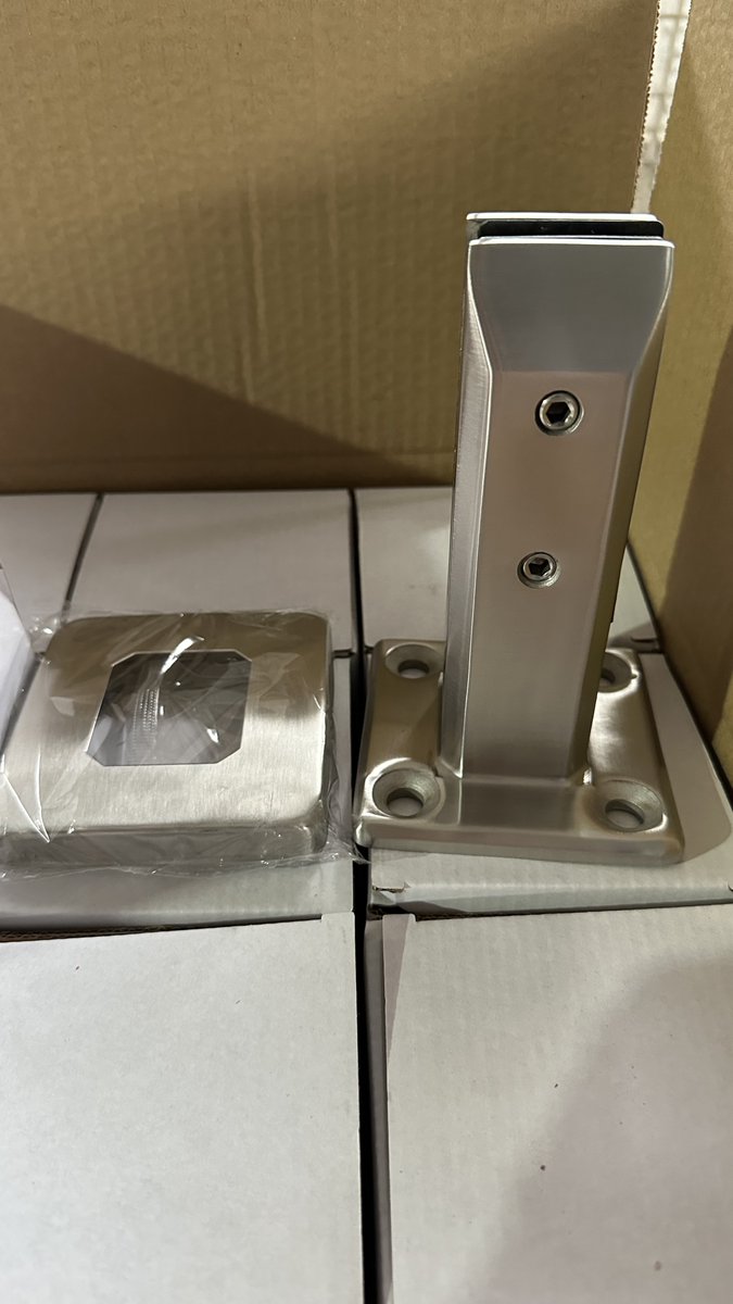 LamEmily3's tweet photo. #glassfittings,#railing ,#glassspigot,contact me for surprise https://t.co/TqeXqTdeMw